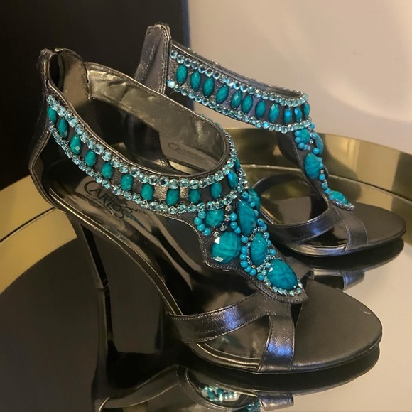 Gorgeous Aqua Gemstone Heels - Picture 6 of 8